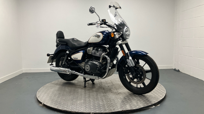 Royal Enfield Super Meteor 650 Top (23MY)